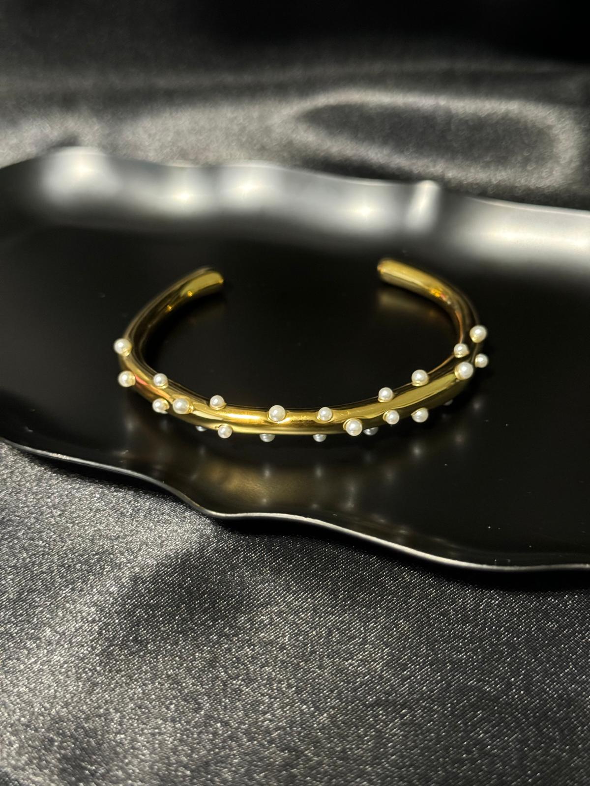 Pearl bangle