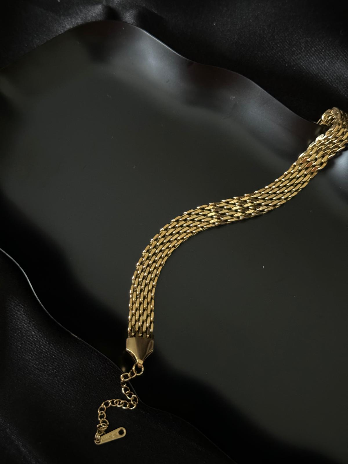 Aadhavi bracelet